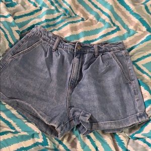 American Eagle outfitters mom shorts